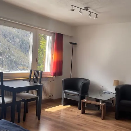 Haus Nackji Apartamento Täsch